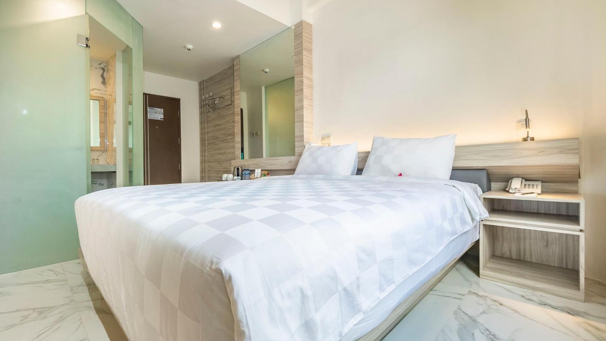 City Of Aventus Hotel - Denpasar Rum bild